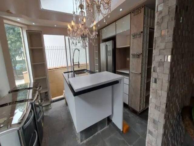 Casa para Venda em Santana de Parnaíba - 5